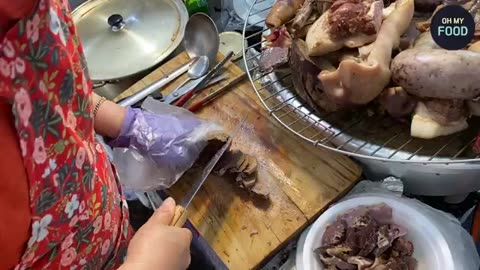 Only in Chungcheong! A Genius Street Food That’s Drawn Lines for 50 Years