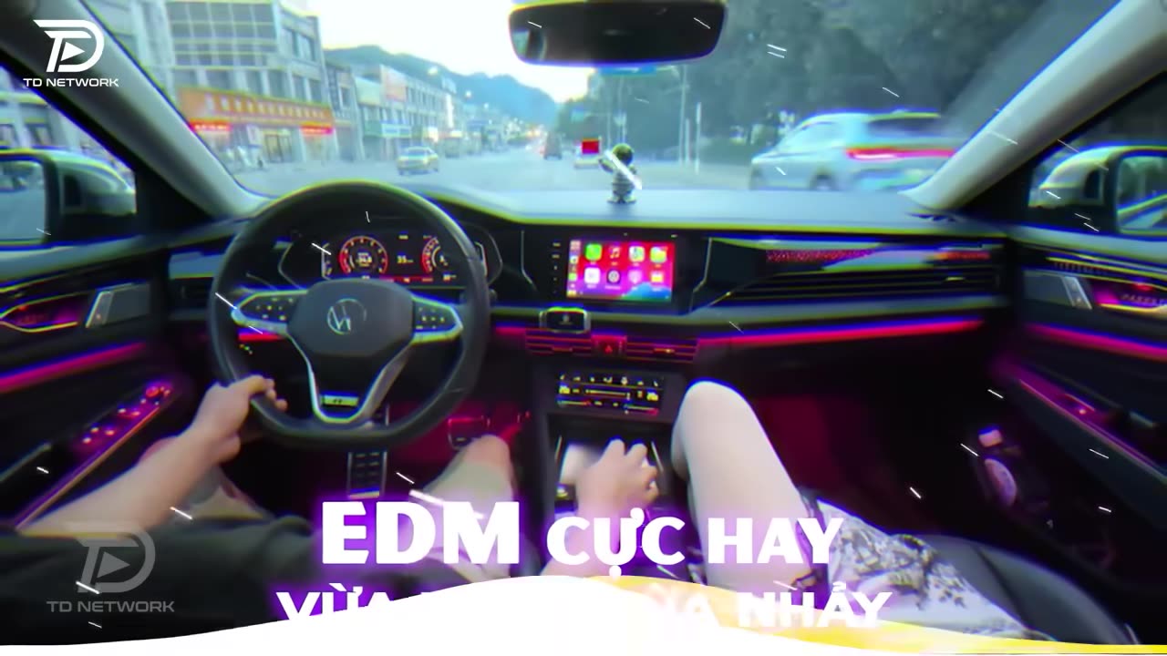 Vietnamese EDM Music Is Hot - Girls Dancing