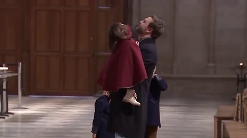 🚨BREAKING: US VP JD Vance and family are currently visiting Notre Dame Cathedral.