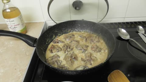 Ewka robi wątróbkę z kurczaka na maśle i w słodkiej śmietanie i z chilli 🥘 - 27.09.2025