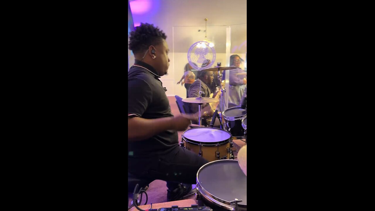 brizzy smacking on drums 🔥🥁🎵🔥🔥 #dopedrummer