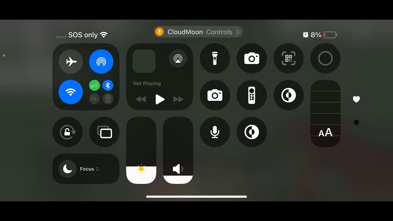 Well guys, I’m playing Minecraft Java on my iPhone right now