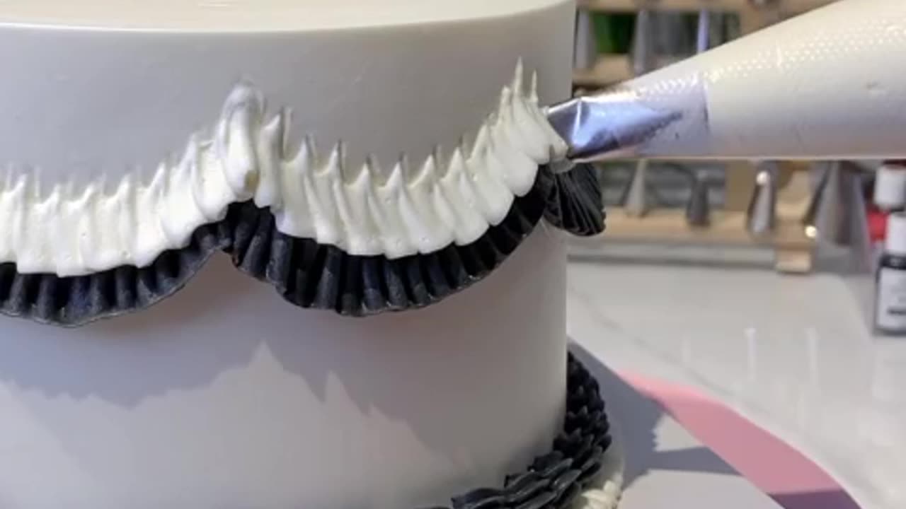 Elegant Black and White Minimalist Cake Design | Aesthetic Cake Ideas