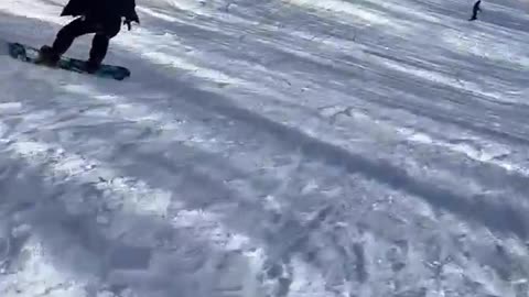 Snowboarder Falls Over On Mount Myoko
