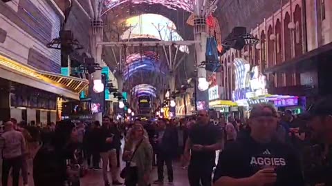 🚦 LIVE 🎤 Las Vegas 🔴 LIVE 🎶 MUSIC PARTY 🌟 Fremont Street 🎸Come JOIN the FUN VIBES! #subscribe