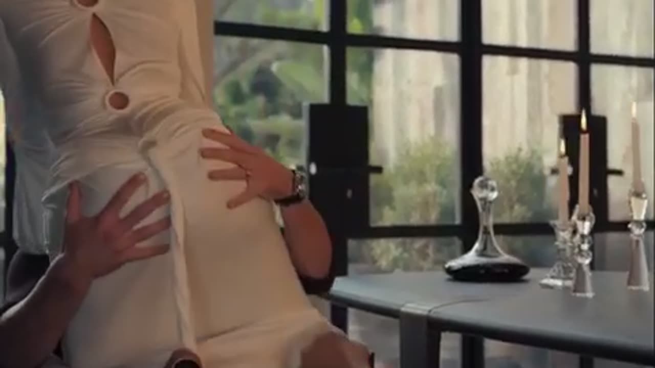 Kim Kardashian getting her ass grabbed