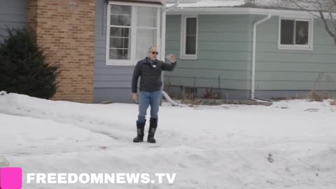 NOW: ICE Agents SMASH the window of an activists car and proceed to harm