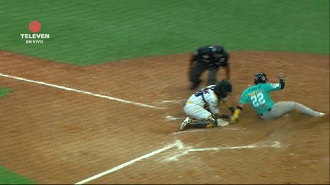 Harold Castro mostró su brazalete