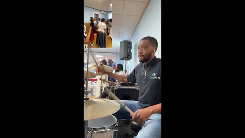 Mellymel smacking on this #praisebreak 🔥🎵🎶🥁🔥 dope drummer