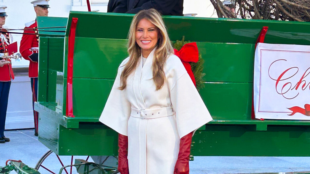 SHE MADE CHRISTMAS GREAT AGAIN!!!😍🎄🎄🎄