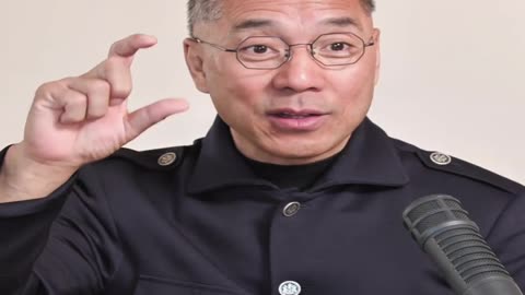 20220928文贵先生直播：蓬佩奥（手机里有习近平跟他私下照片）站在窗台说：“任何情况下，只要共产党动台湾，我会跟台湾人民 #生死与共” ！
