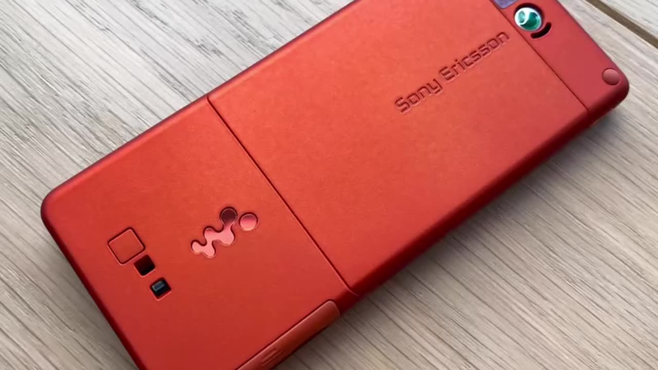 # Antique Mobile Phone #Classic Retro Nostalgia #Samsung Folding Screen ￼ Motorola