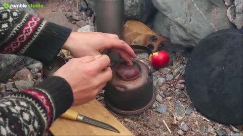 9 Days Alone: Building a Primitive Shelter on a Beach