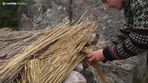 9 Days Alone: Building a Primitive Shelter on a Beach