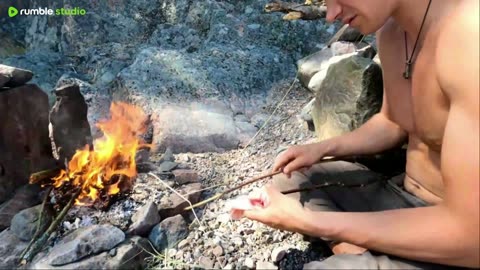 9 Days Alone: Building a Primitive Shelter on a Beach