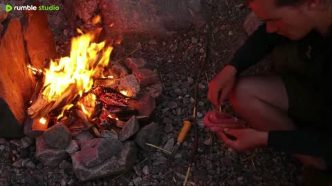 9 Days Alone: Building a Primitive Shelter on a Beach