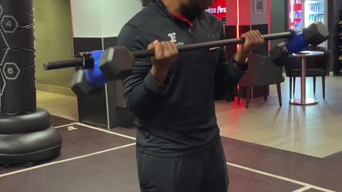 “Very Interesting. I Like It.” | Trainer Tests Dualbell Bicep Curls