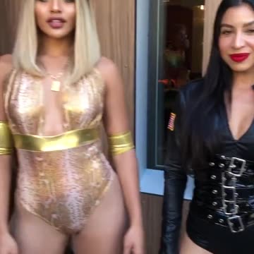 Every girl on Halloween VS. Me 🤯😱 #halloween #foryou #fyp #comedy #relatable