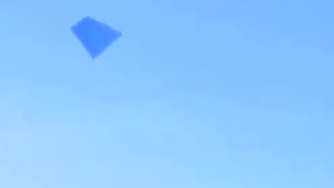 Odd Triangular UFO Spotted in Canada