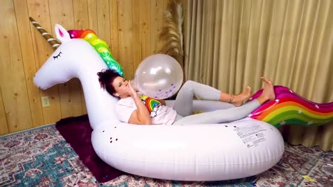 Confetti Balloon Fun! Inflating Balloons on a Giant Unicorn Float🎈🦄 (1)