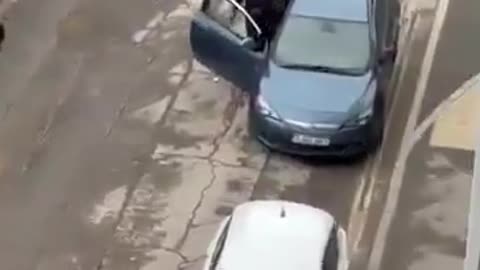 Crazy London Knife fight.. dude gets pulled from car and stabbed by Muslim