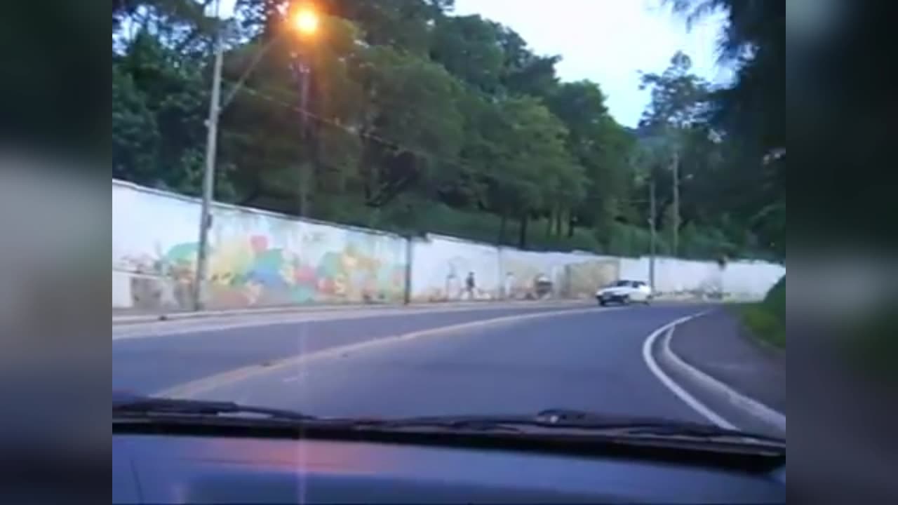 2009 Passeio de Carro pelas Ruas do Centro de Caratinga em 02 de janeiro