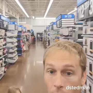 🇺🇸 EMPTY WALMART? Shopper Notices Alarming Change During Prime Time