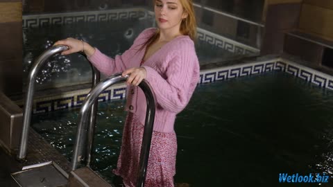 Wetlook in Dress & Cardigan