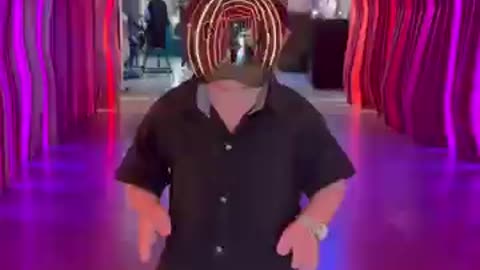 Funny Guy Video-25