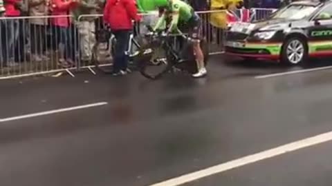 Shocking: Cannondale rider crashed at Tour De France-2017