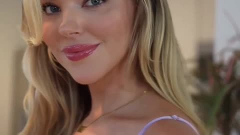 Marie Dee_ American Model, Instagram Star & YouTuber _ Bio & Insights