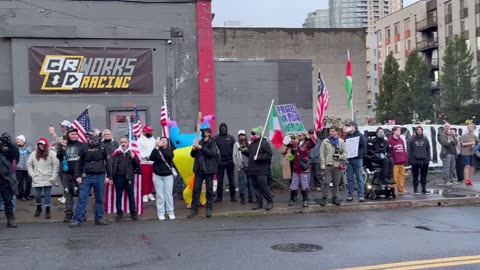 At Portland, Oregon ICE facility, local patriot Jeremy Roberts was seen telling a nude