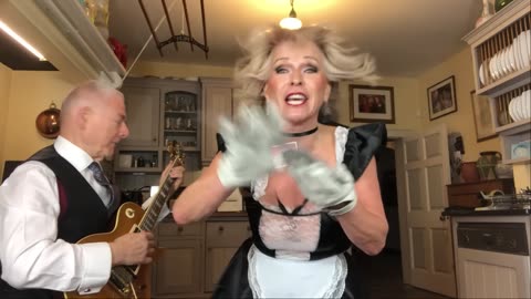 20210321 Toyah & Robert's Sunday Lunch - Ace Of Spades [U4WYG26xZ_w]