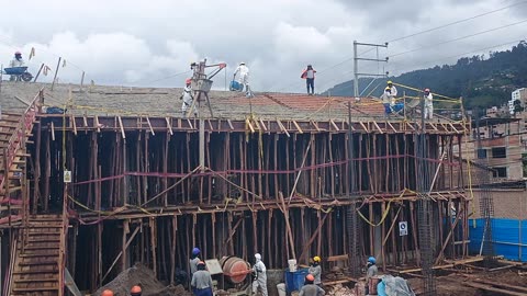 TRABAJO EN EQUIPO VACIADO DE LOSA ALIGERADO