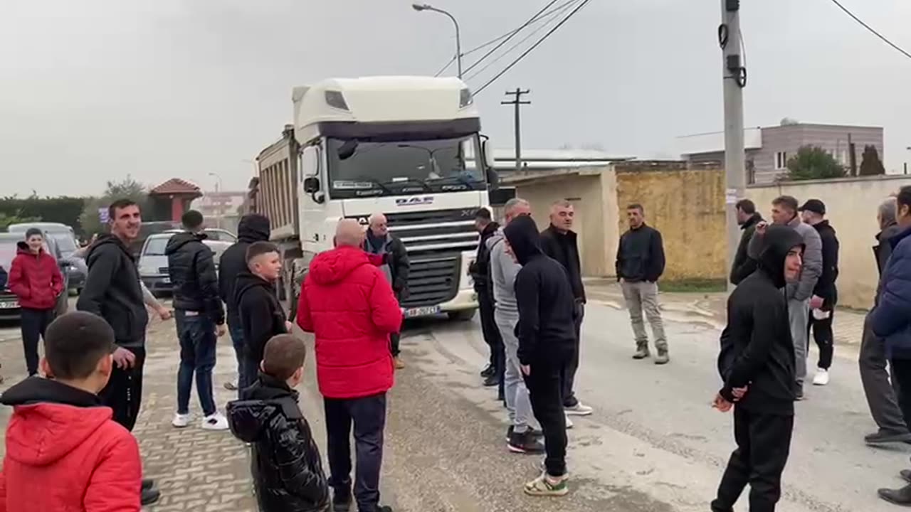 Banorët e Luzit për të disatën herë në protestë për rrugën e fshatit