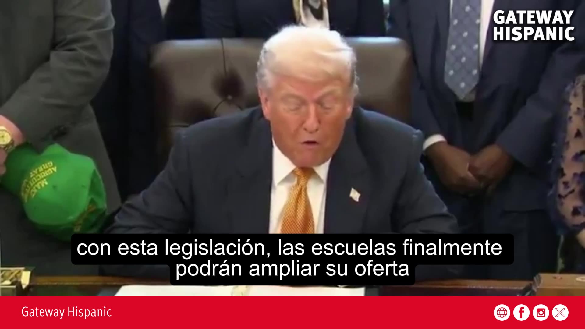 Trump signs law returning whole milk to U.S. schools (VIDEO)