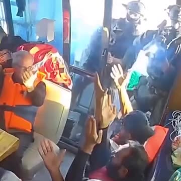 Footage captures the moment the Israeli occupation navy stormed the “Florida” ship
