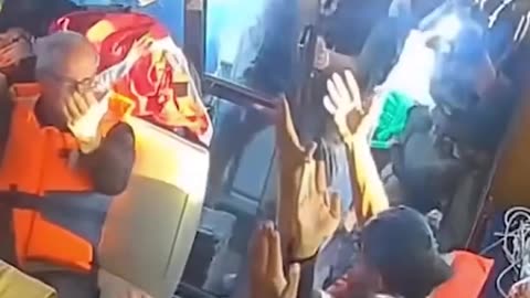 Footage captures the moment the Israeli occupation navy stormed the “Florida” ship