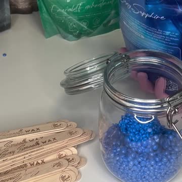 @catsandclawsbeauty Unboxing & Melting Sexy Smooth Sexy Sapphire Synthetic Hard Wax