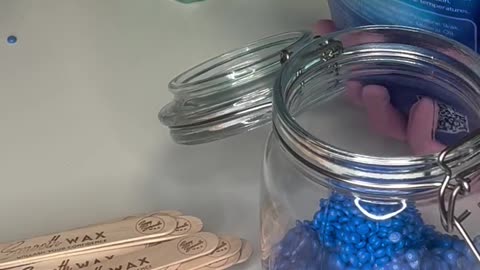 @catsandclawsbeauty Unboxing & Melting Sexy Smooth Sexy Sapphire Synthetic Hard Wax 