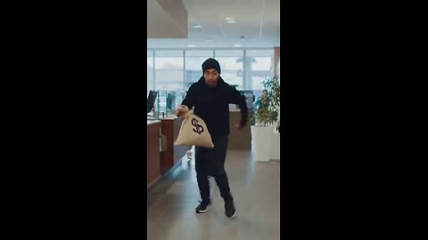 Bank robbery stopped by old lady