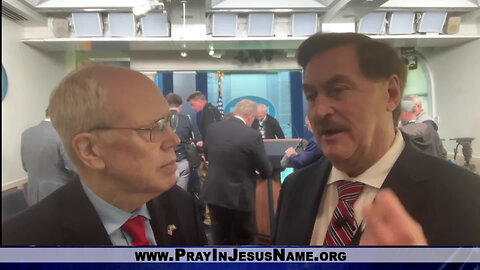 Socialist Mayor Elected in NYC as White House Faces Shutdown Pressure