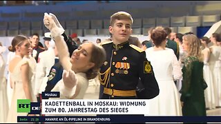 Kreml-Kadettenball: Teilnehmer aus aller Welt schreiben ihr eigenes Wintermärchen