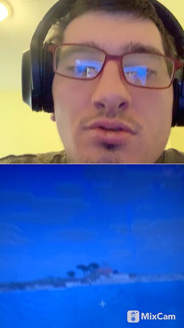 My reaction to mmjoemele playing Minecraft