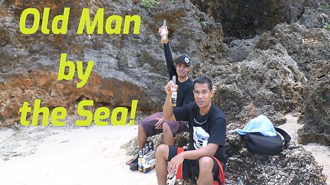 Old Man by the Sea! Saipan Island! 바다 에 있는 노인