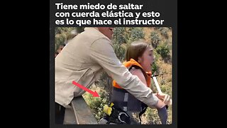 Polémica en redes por el salto de cuerda elástica y su instructor