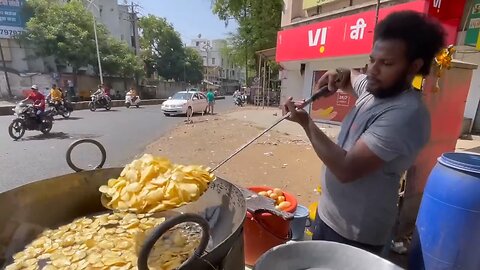 Indulge in Crispy Perfection: Handmade Potato Chips from Indian Street Vendors