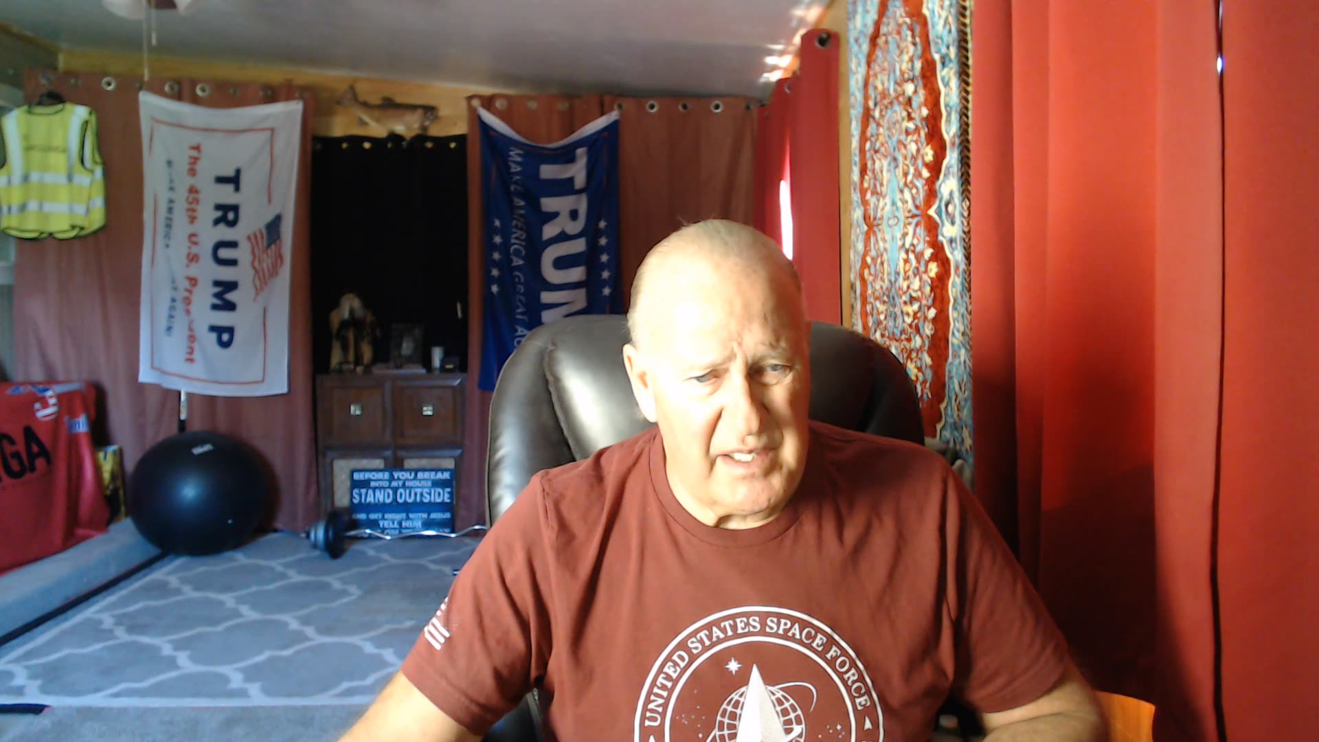 Texas National Guard Lands in Chicago/Denmark To Ban Social Media For Under-15s/FBI, LAPD bust violent Mexican Mafia-linked gang: ‘The era of cartels is over,’ Kash Patel says