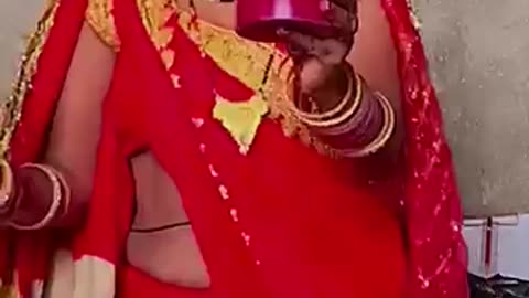 Desi Charni Mein Chehra Ho