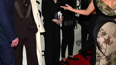 Watch the awkward moment Jennifer Lopez and Ben Affleck spot each other at ‘Kiss